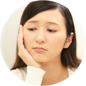 悩む30代女性イメージ